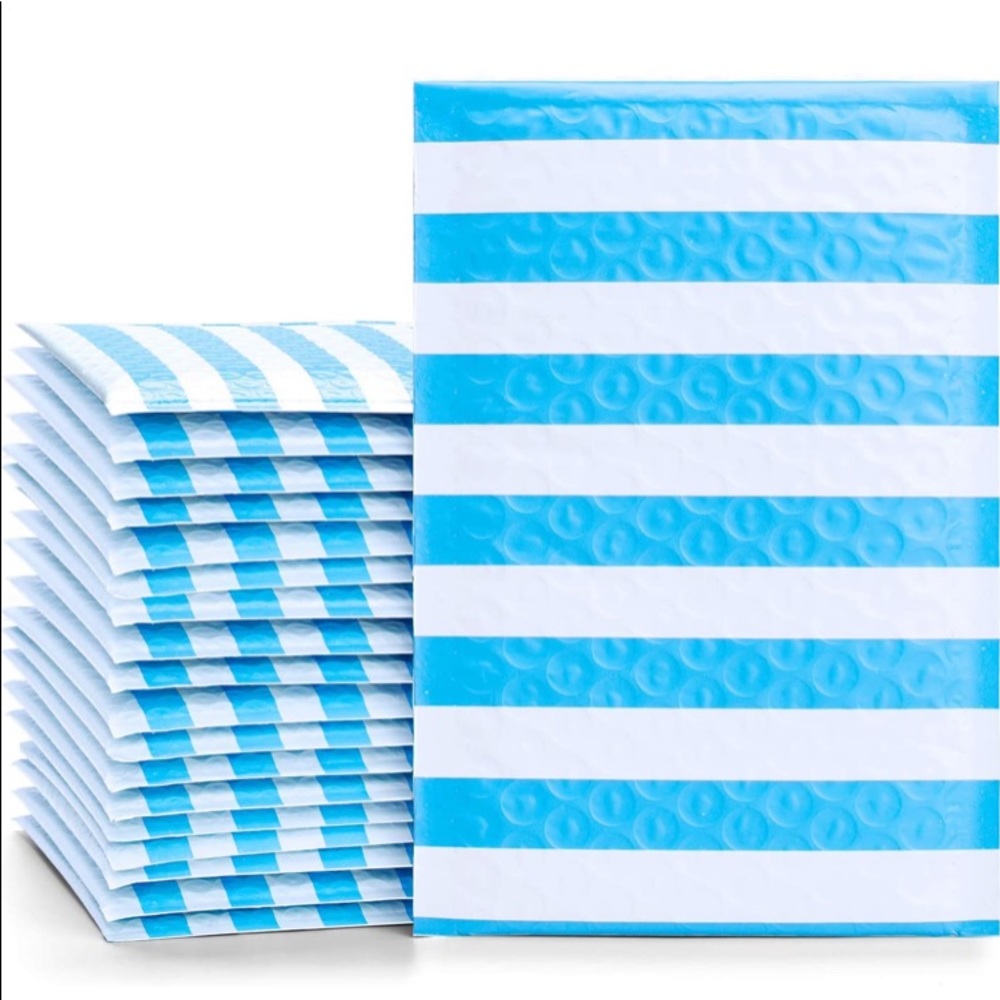 Padded self seal envelopes